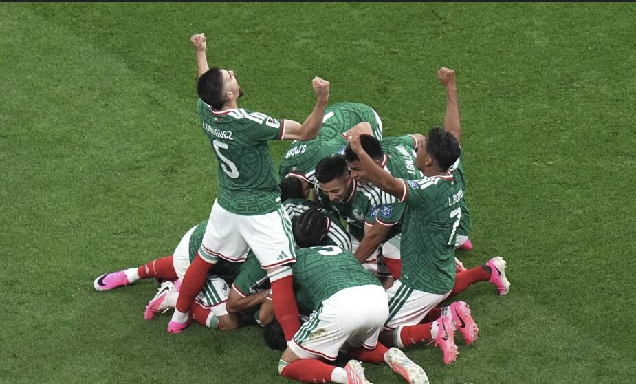 멕시코, 에콰도르 제압 16강 진출!