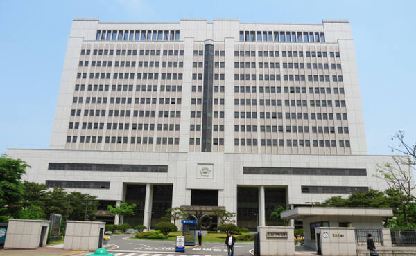 “반말해서 기분 나쁘다” 이웃 차량 앞을 12일 동안 꽉 막아버린 50대의 결말