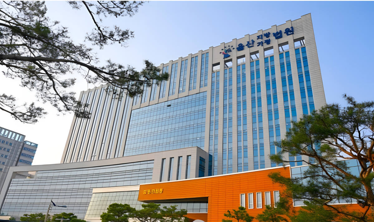 길거리서 침 뱉는 10대 훈계하다 멱살 잡은 20대… 법원의 판결은?