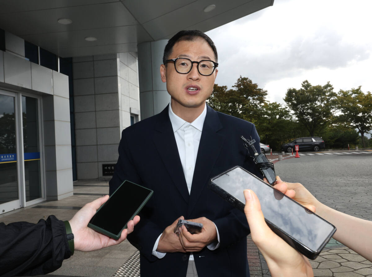 성매매 및 선거법 위반 혐의 김상욱 울산시장, 경찰 출석하며 한 말