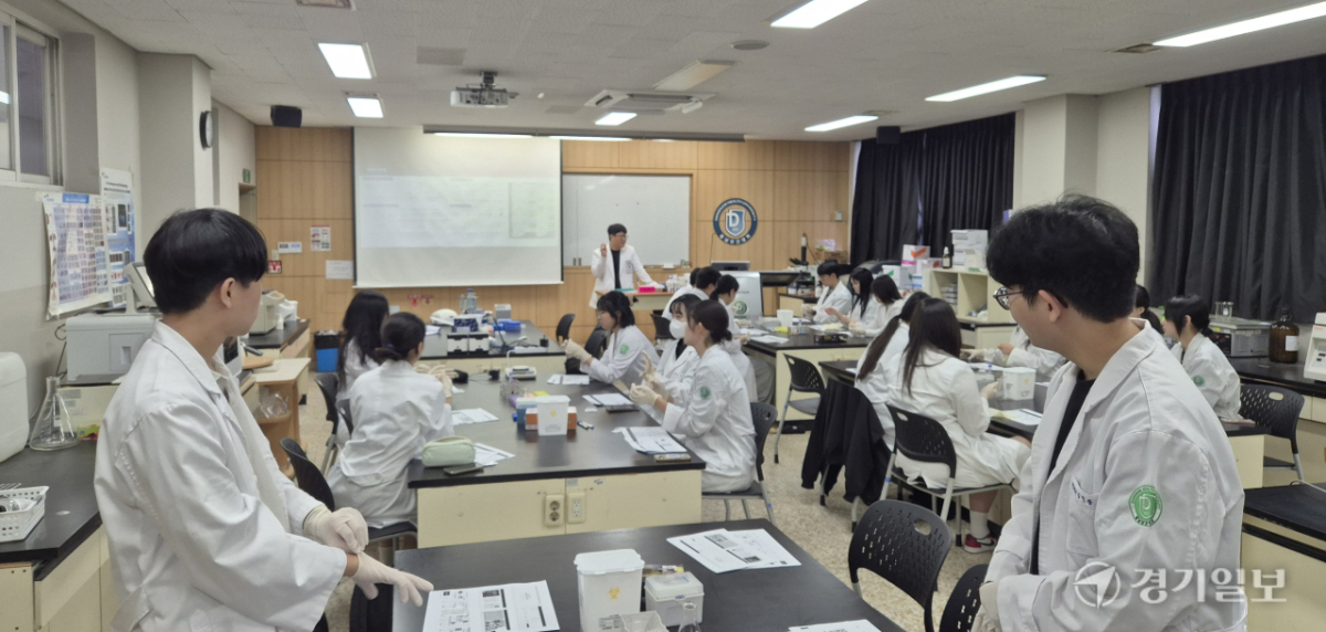 수원 이의고, 배우고 도전하고 융합... 'B·T·F'로 미래형 공교육 혁... - 뉴스 썸네일 이미지